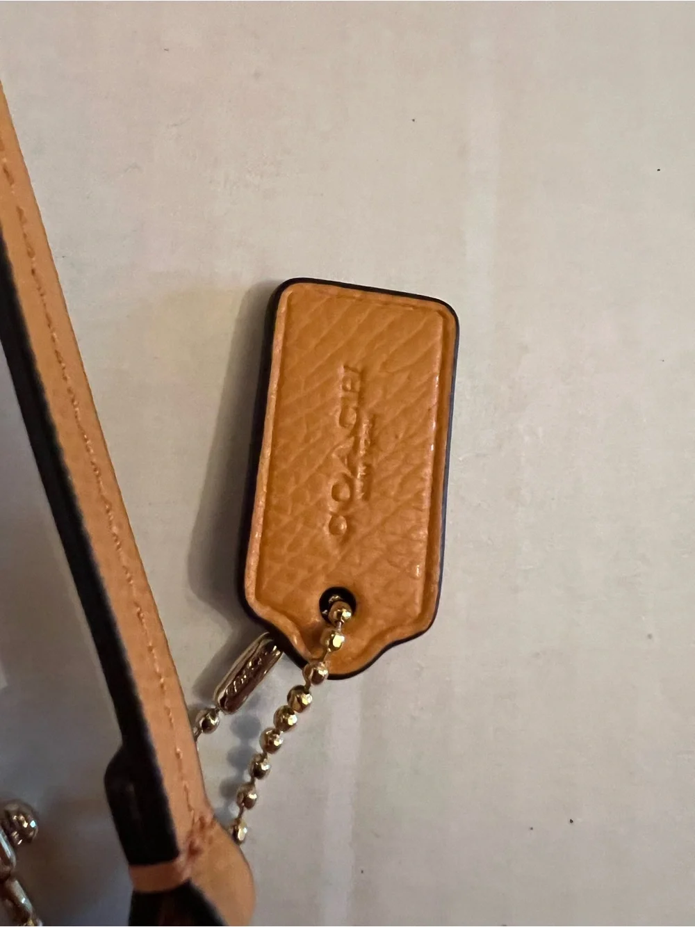 NWOT Coach Orange Pebbled Shoulder Bag Large Zip Gold Hardware with Wristlet